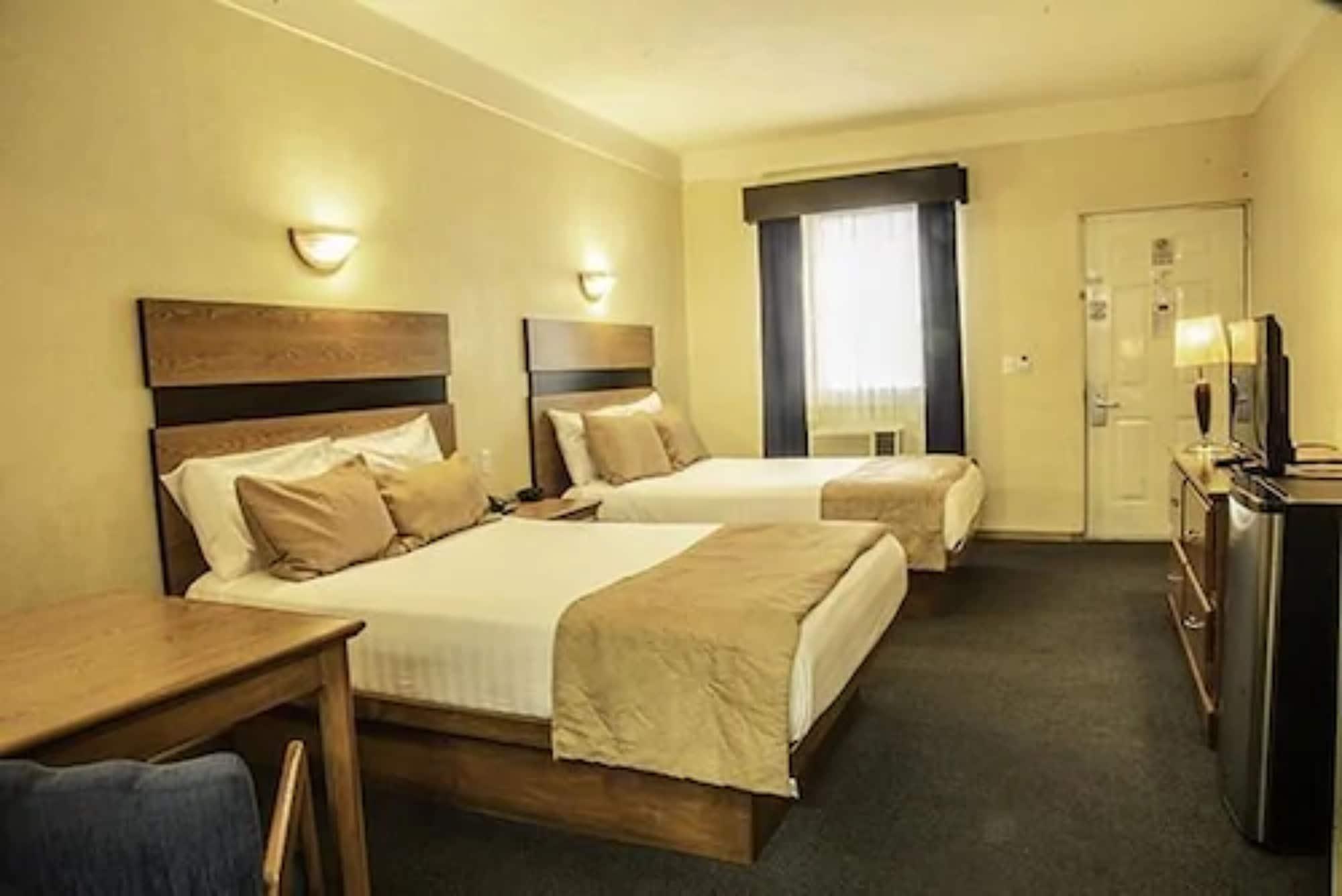 American Inn Hotel & Suites Parral Екстериор снимка